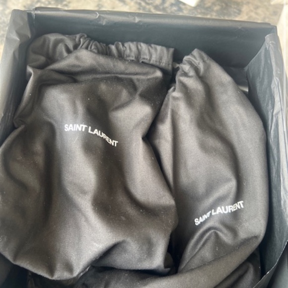 YSL Opyum Heel Sandals in Patent Leather - Picture 5 of 5